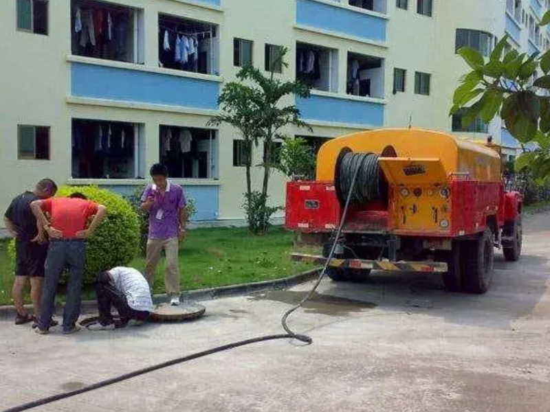 澄海清通厕所 下水道疏通 小弟专业清通队